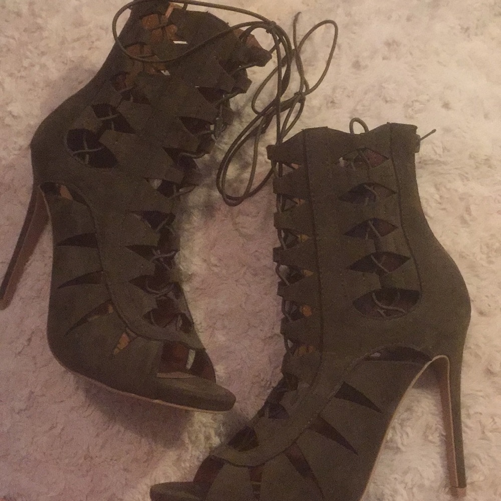 Size 8.5 brand new never worn shoes!